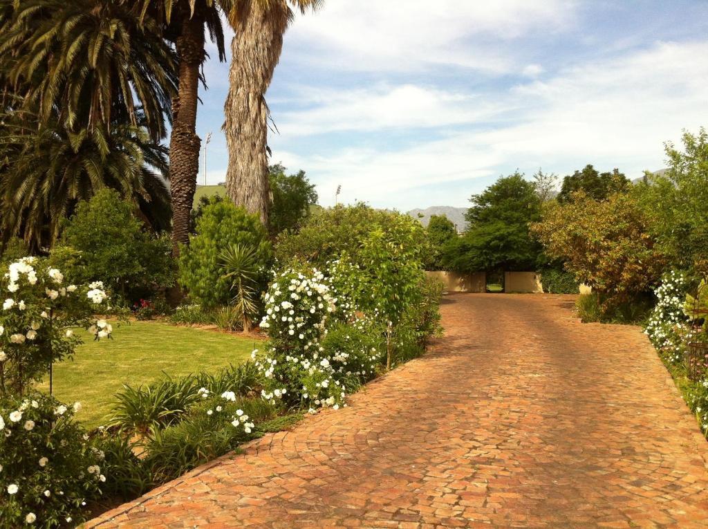 Sauvignon Country Bed & Breakfast 4*